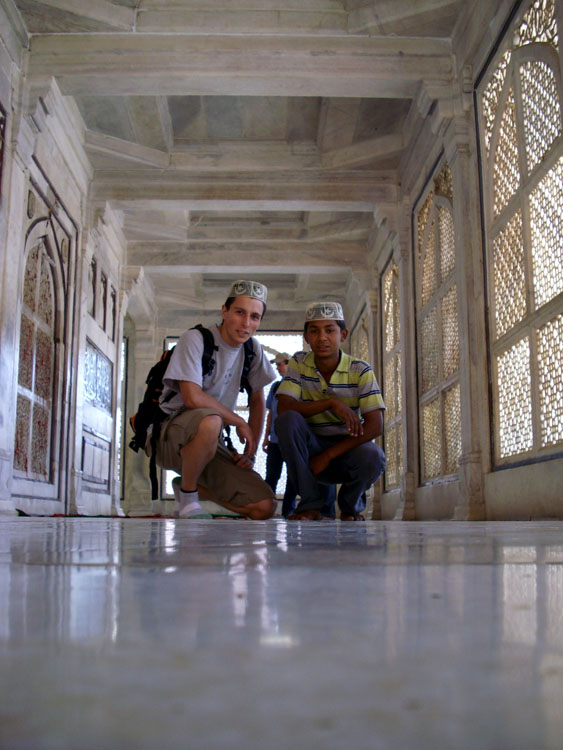 Tumba de Shaikh Salim Chishti en la mezquita de Fatehpur Sikri Tumba de Shaikh Salim Chishti en la mezquita de Fatehpur Sikri