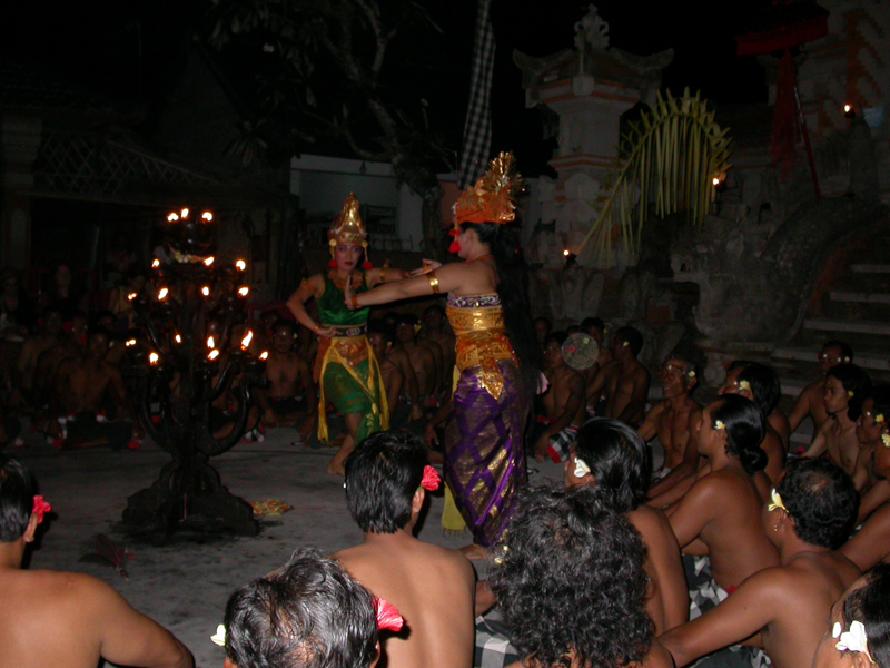 Danza del cacak. Ubud. Bali. Indonesia