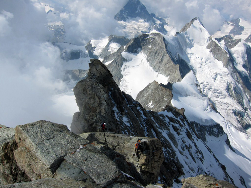 Gendarmes, Zinalrothorn