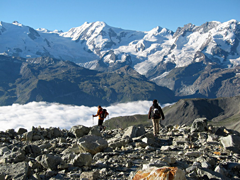 Zinalrothorn, mar de nubes