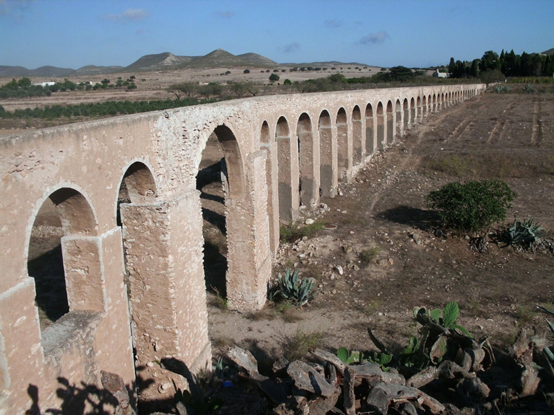 Acueducto en Campo de Nijar