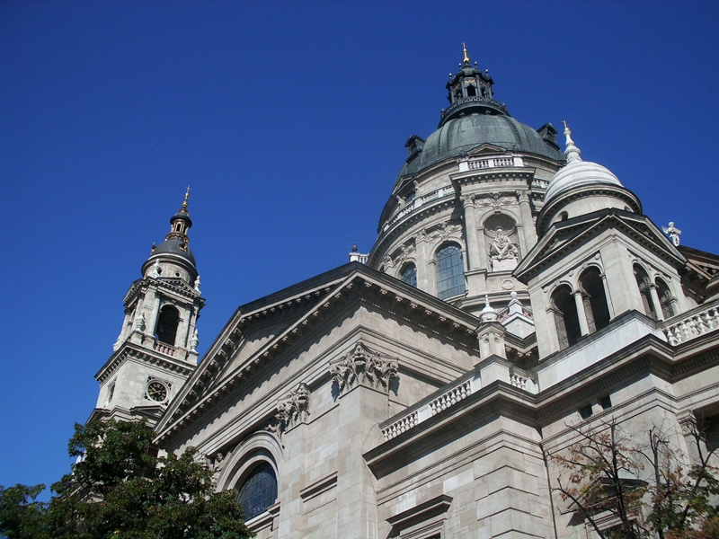 BASILICA S. ESTEBAN