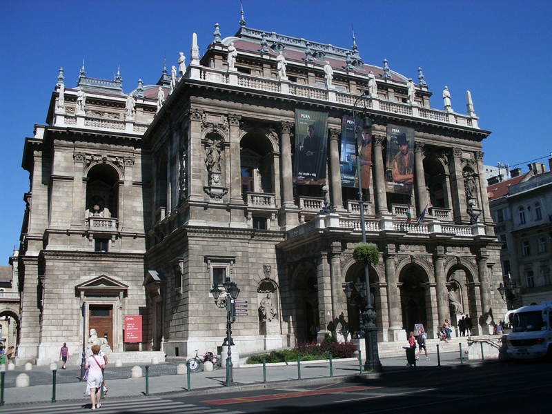 OPERA BUDAPEST