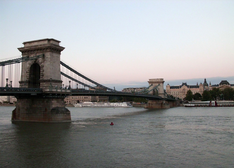 PUENTE DE LAS CADENAS