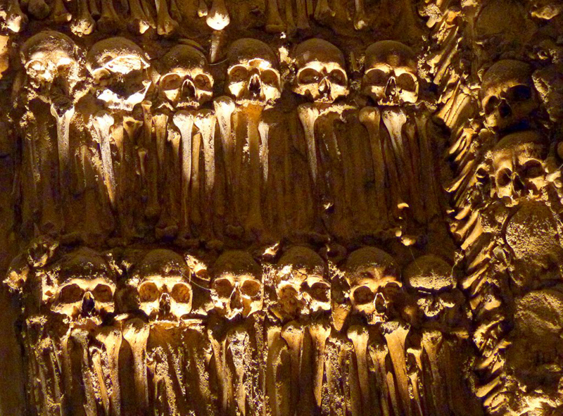 Templo de los huesos, Evora