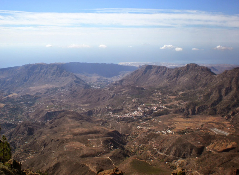 EL PUEBLO ES BARTOLOME DE TIRAJANA Y HACIA EL SUR ME DIRIJO PARA VER SUS RISCOS