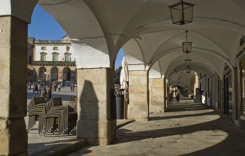 Arcos de la plaza mayor de Cáceres 