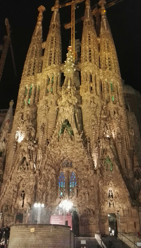La Sagrada Familia, Barcelona La Sagrada Familia, Barcelona