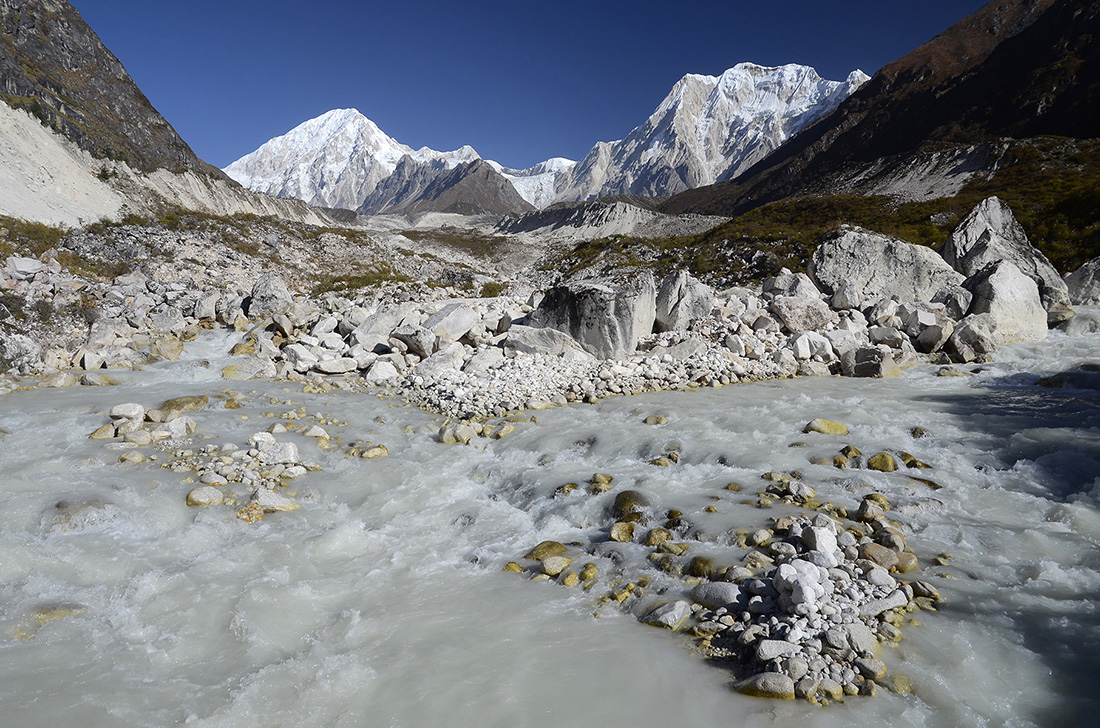 Leche glaciar, cordillera del Himalaya, Nepal