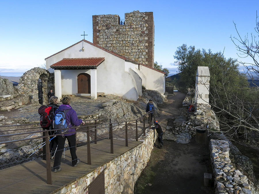 Ermita y castillo de Monfragüe