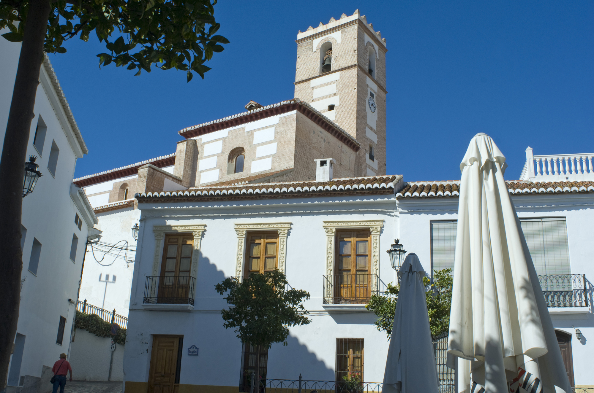 Plaza mayor y iglesia de Salobreña-Granada